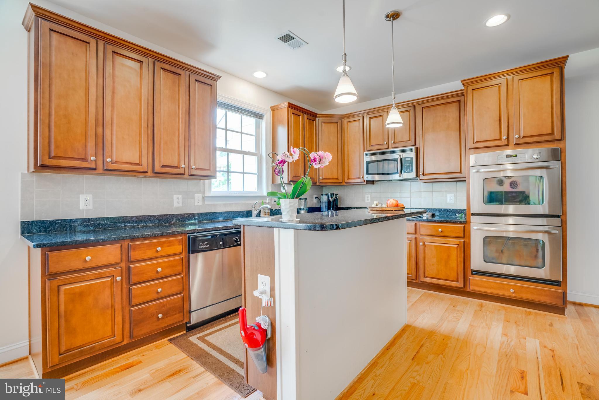 FAIRFAX HEIGHTS - Residential