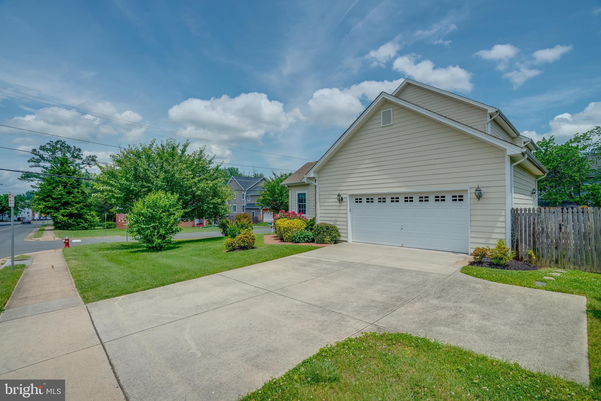 FAIRFAX HEIGHTS - Residential