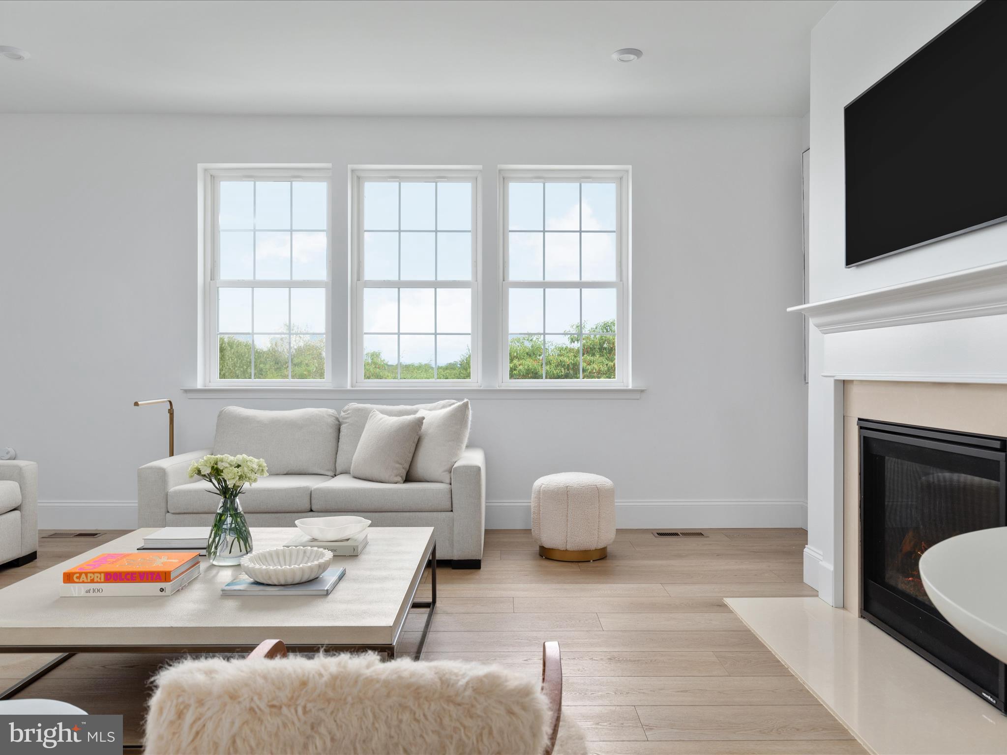 RAVEN OAKS - Residential