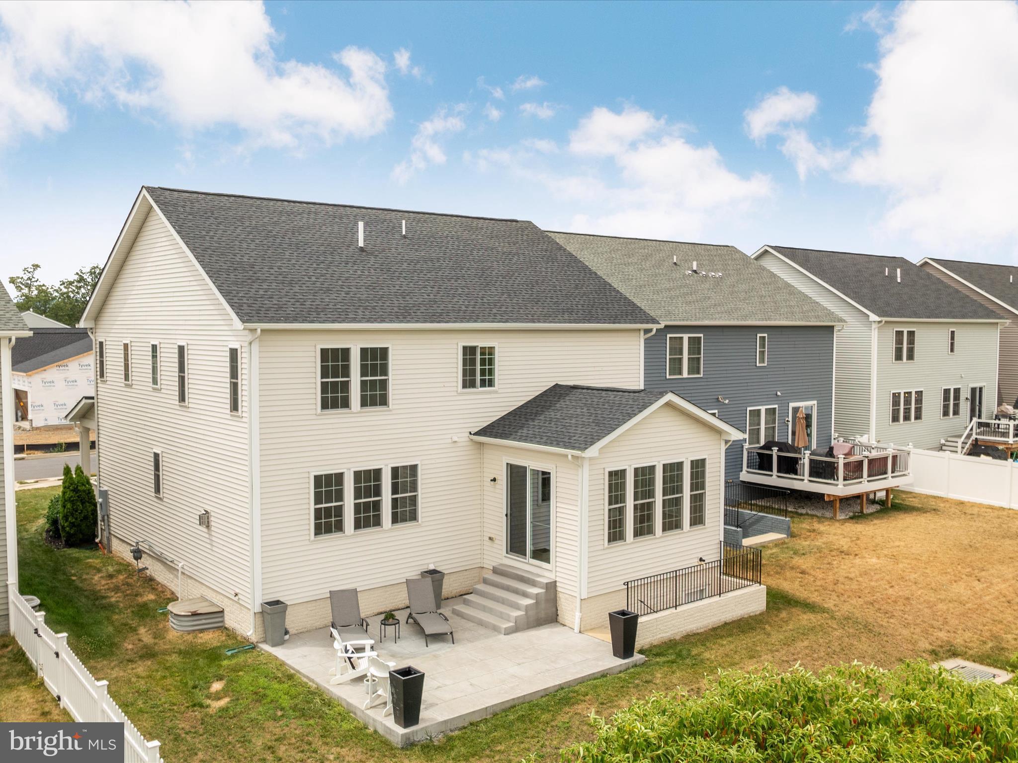 RAVEN OAKS - Residential