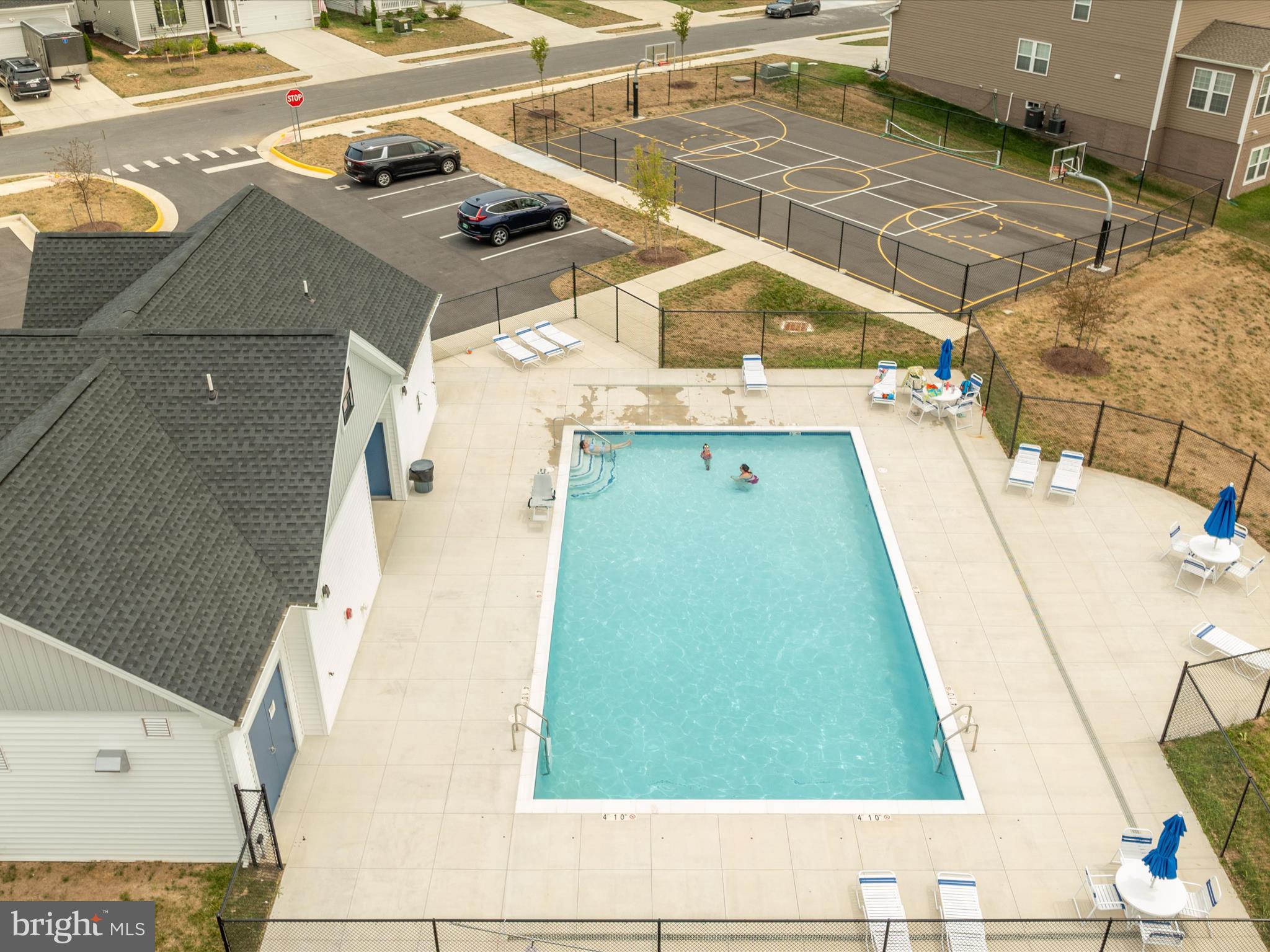 RAVEN OAKS - Residential