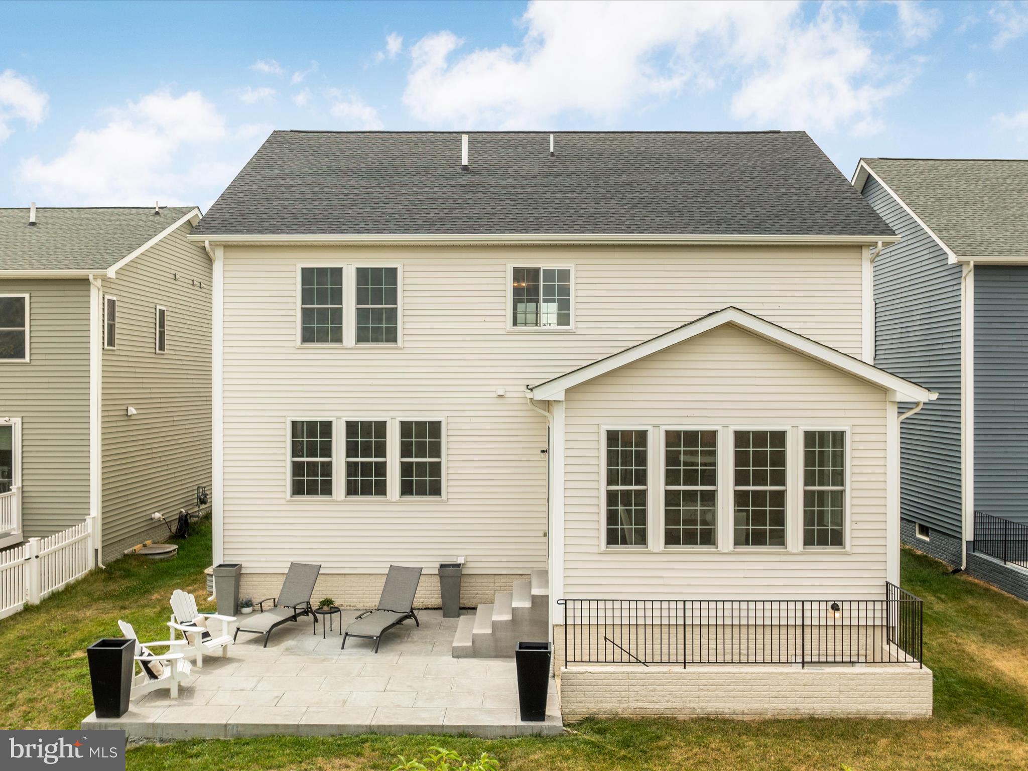 RAVEN OAKS - Residential