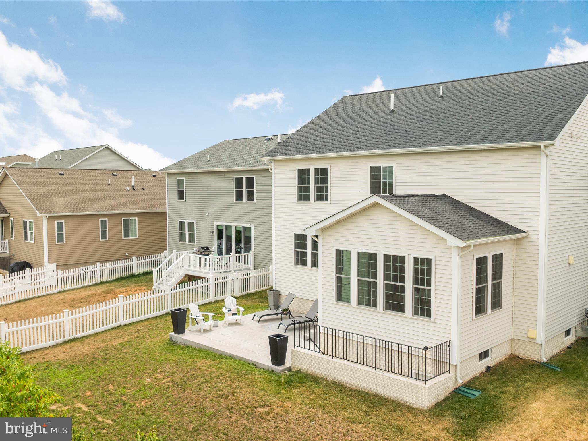 RAVEN OAKS - Residential