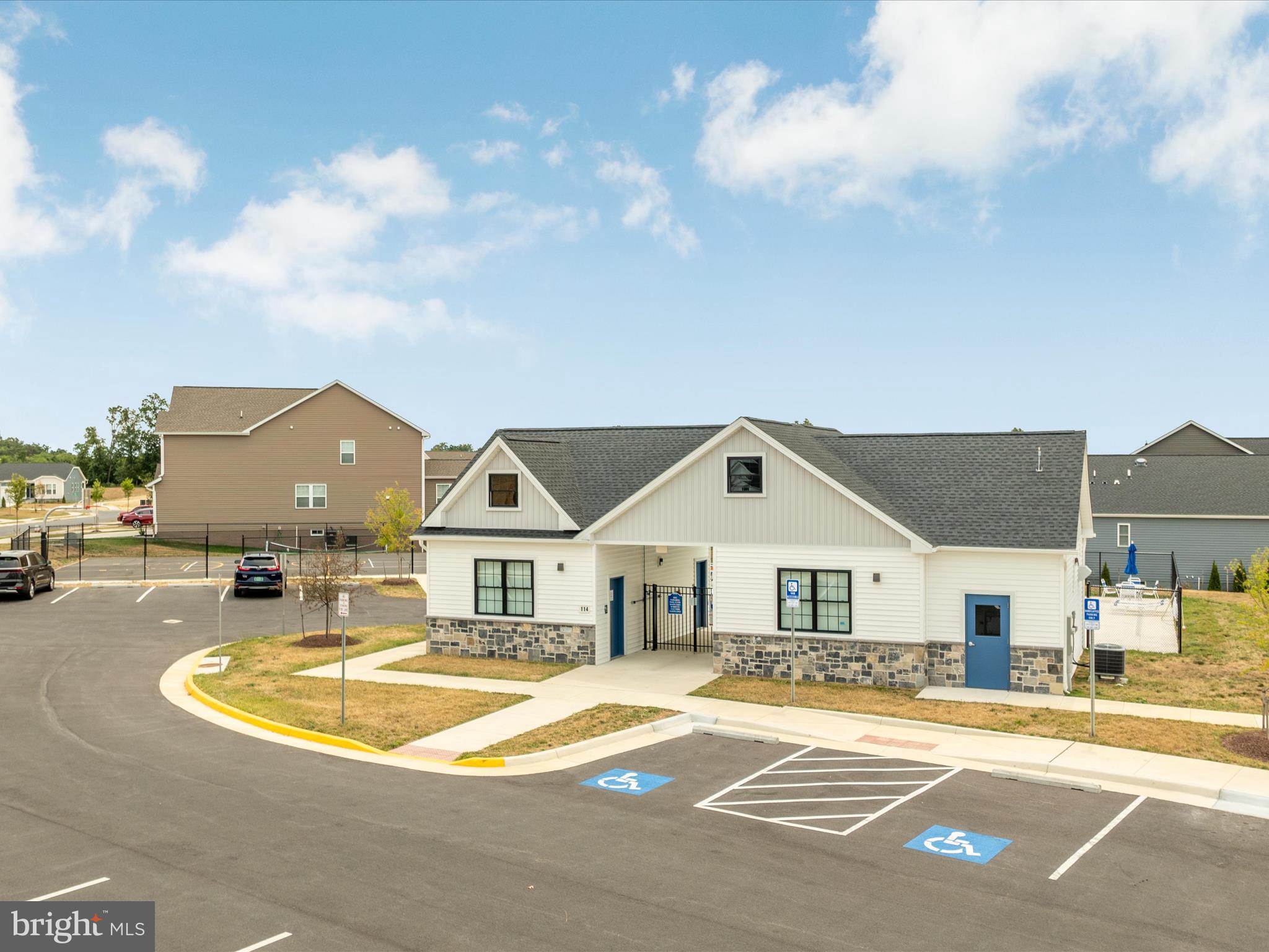 RAVEN OAKS - Residential