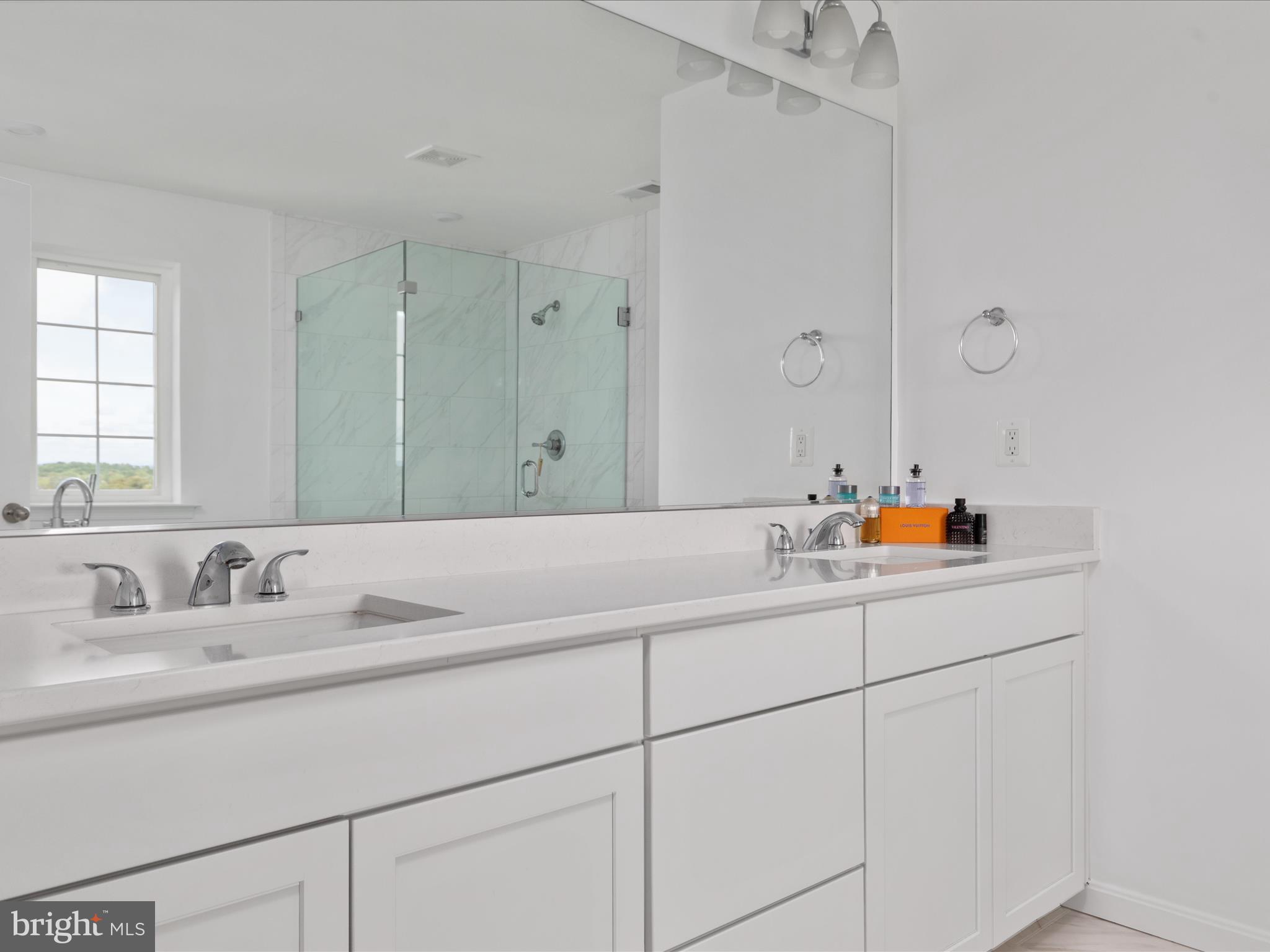 RAVEN OAKS - Residential