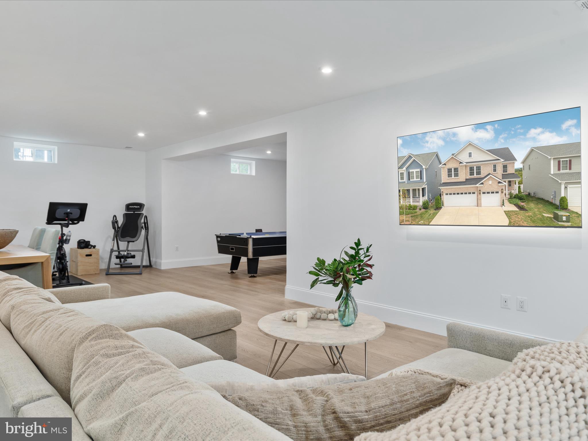 RAVEN OAKS - Residential