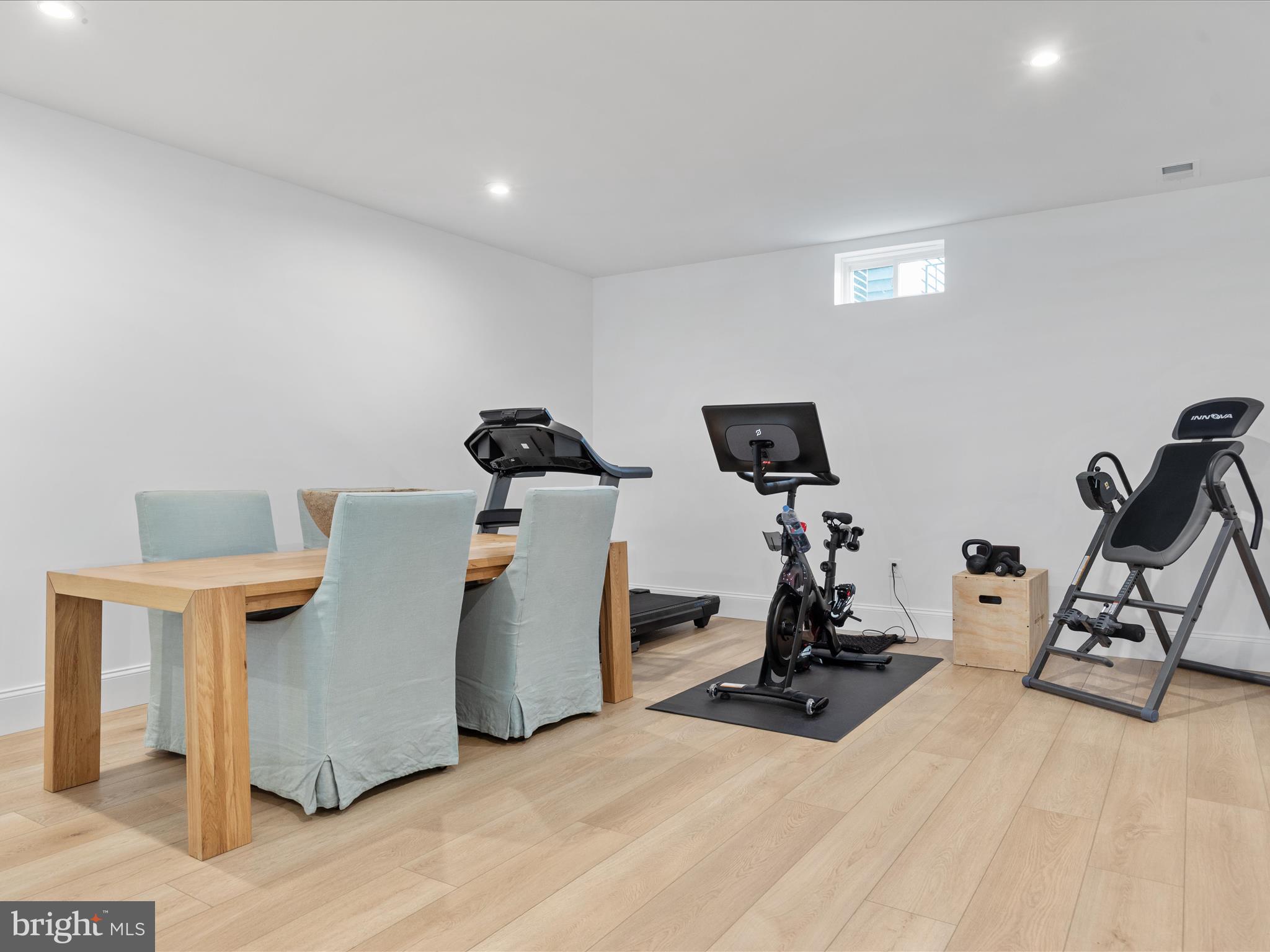 RAVEN OAKS - Residential