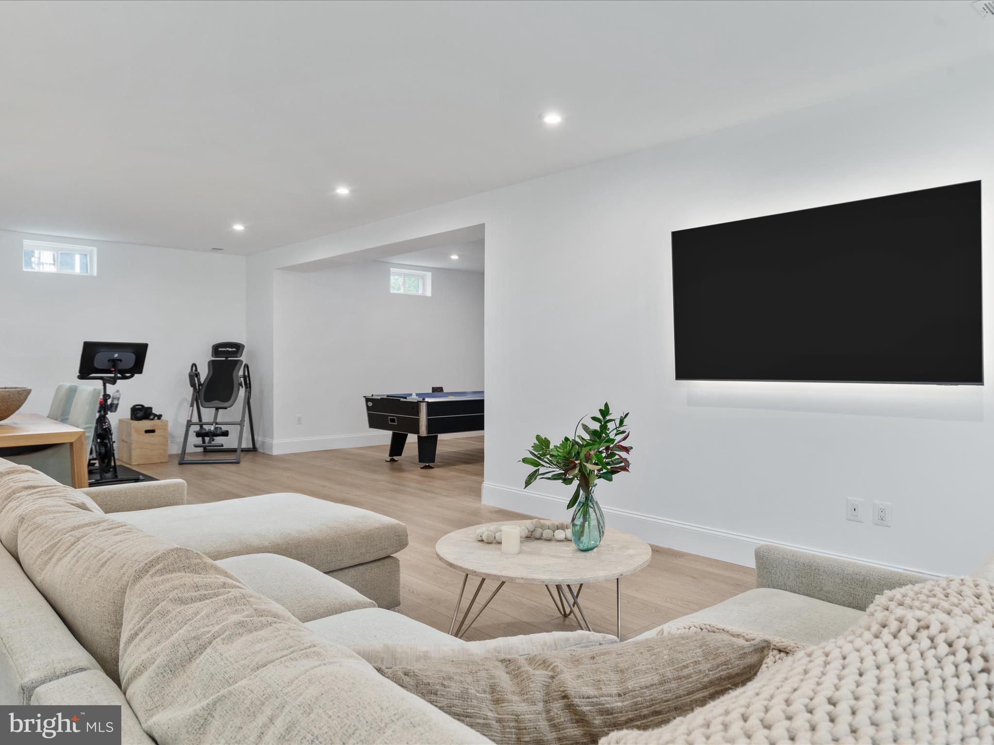 RAVEN OAKS - Residential