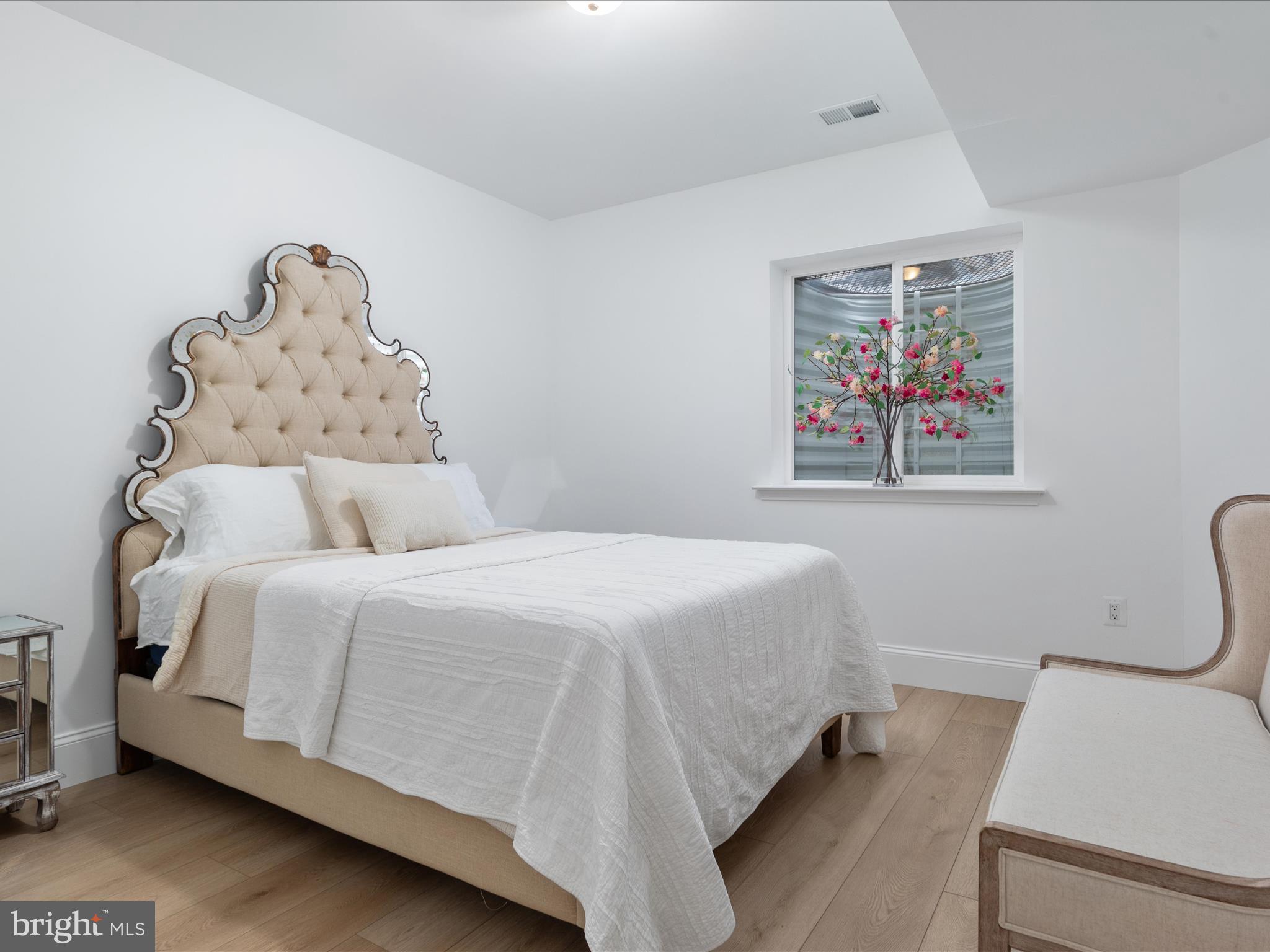 RAVEN OAKS - Residential