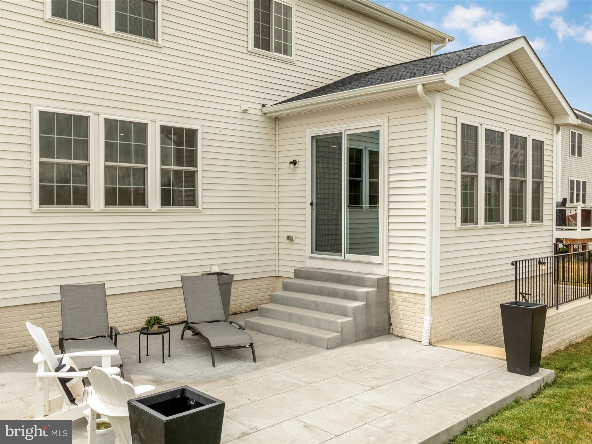 RAVEN OAKS - Residential