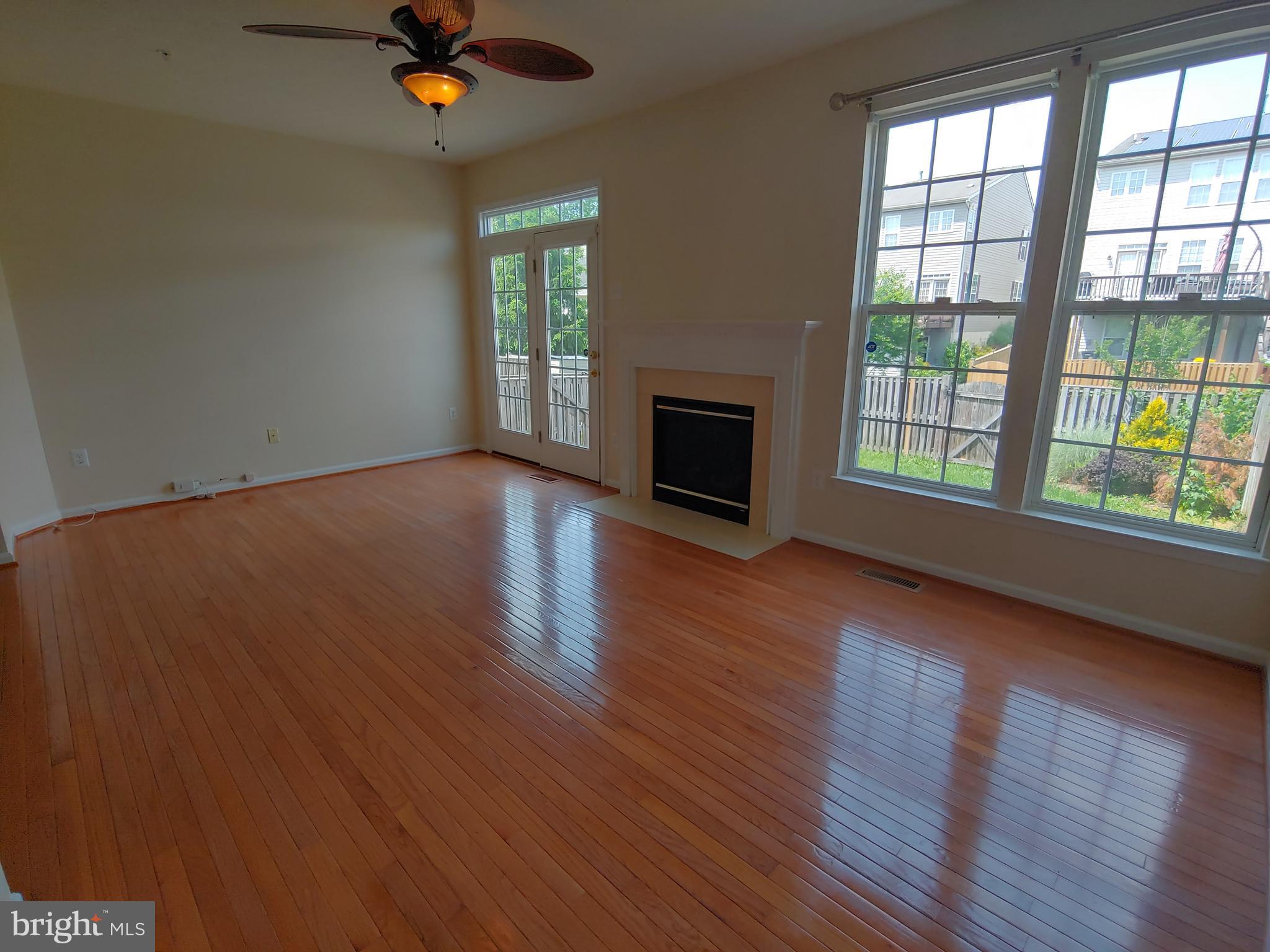 PINEY ORCHARD - Residential Lease