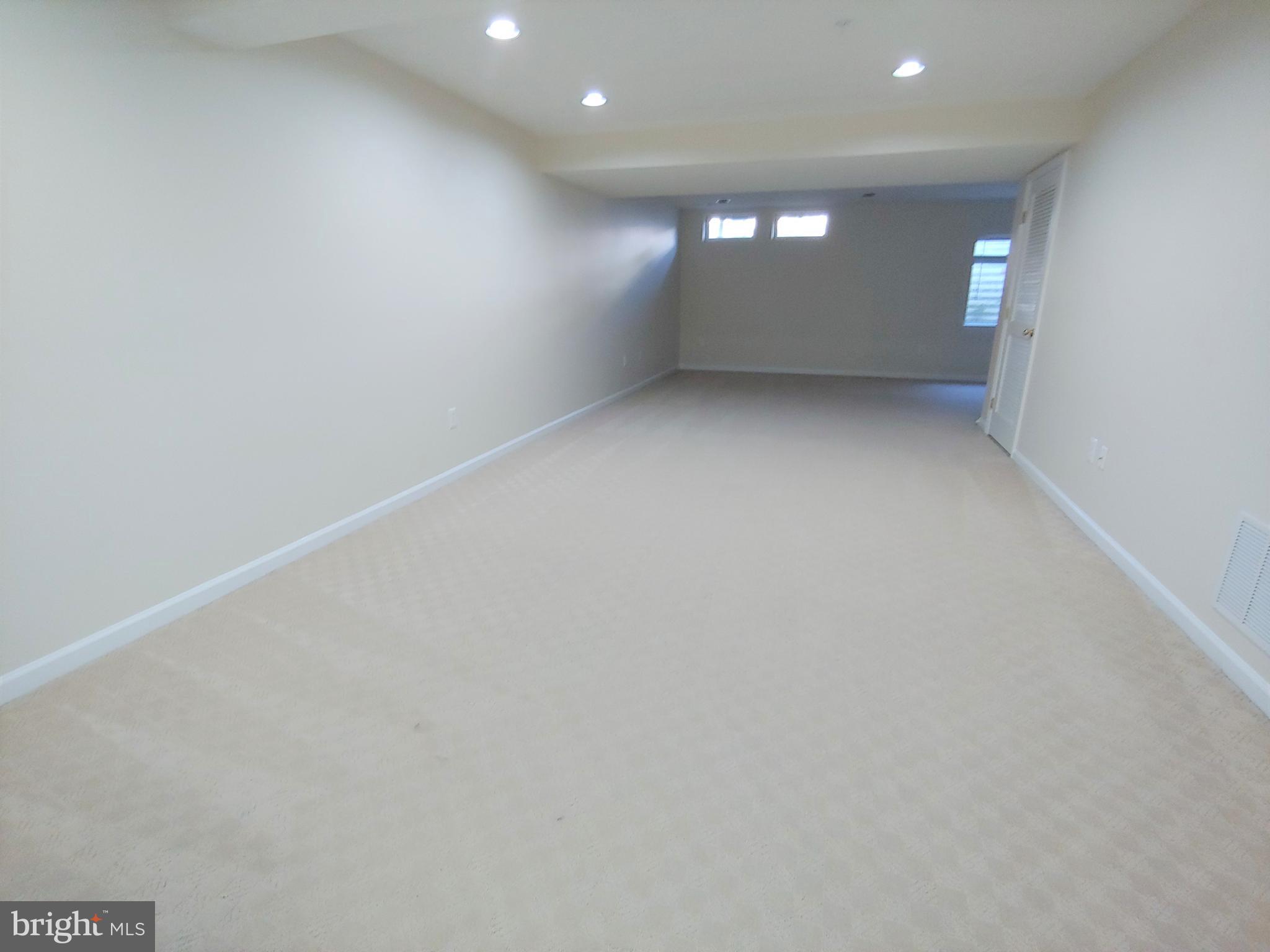 PINEY ORCHARD - Residential Lease