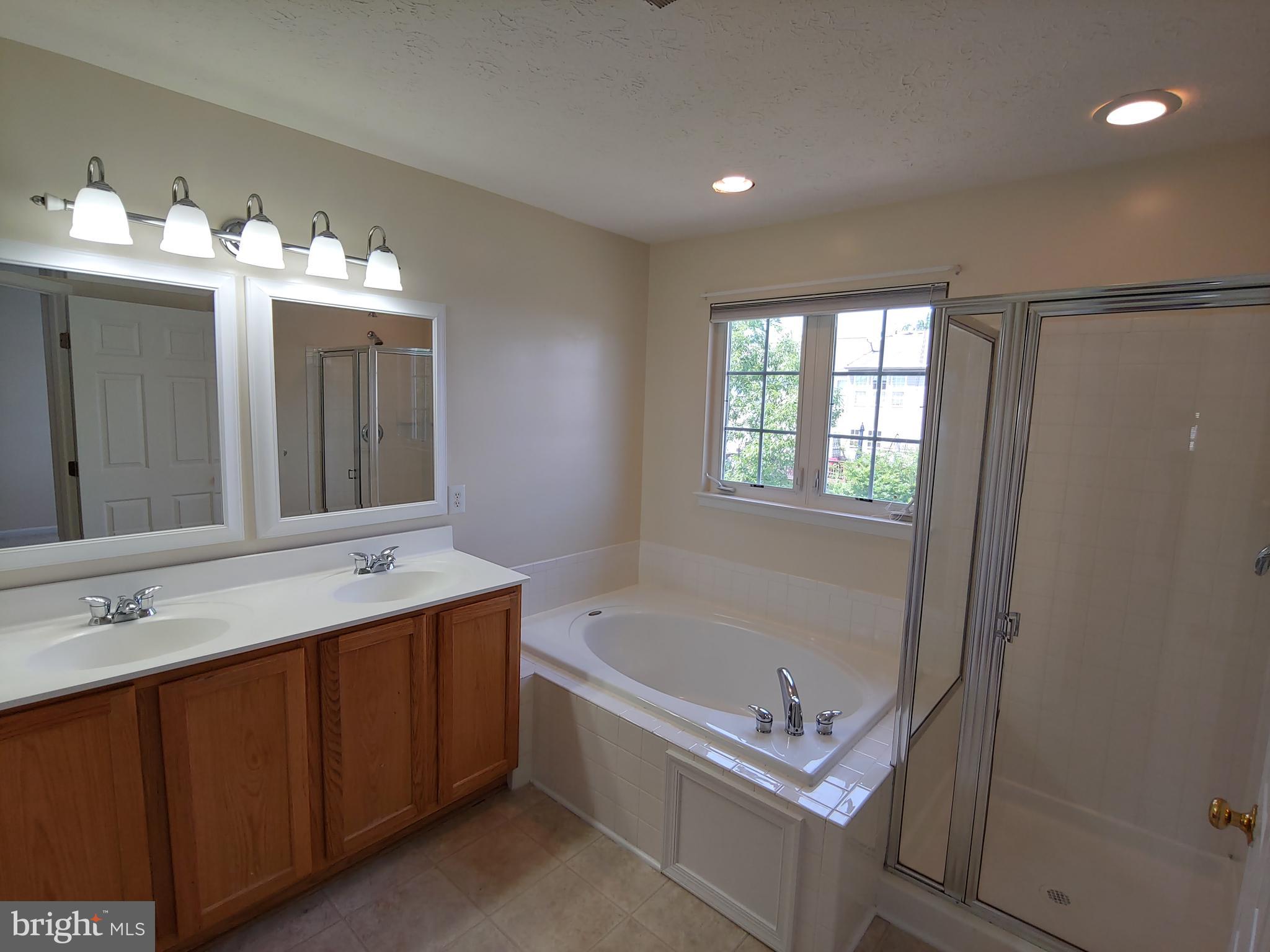 PINEY ORCHARD - Residential Lease