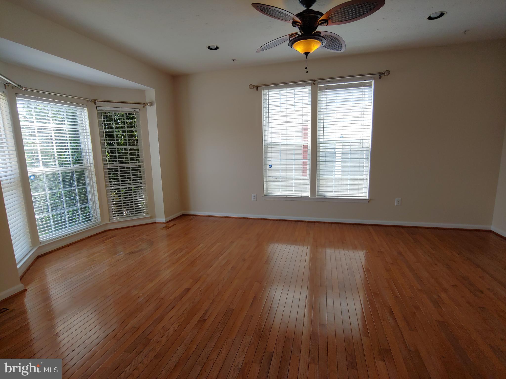 PINEY ORCHARD - Residential Lease