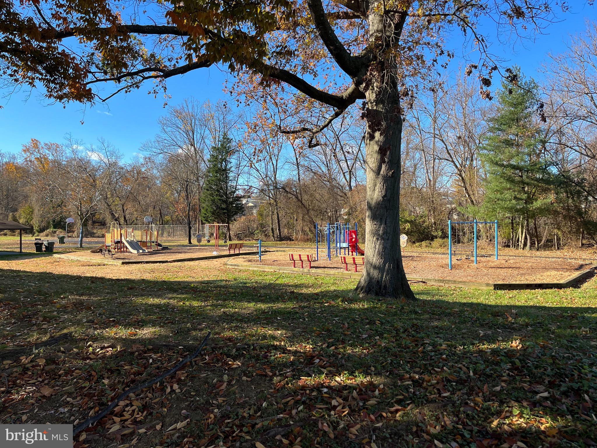 GREEN MEADOWS - Residential Lease