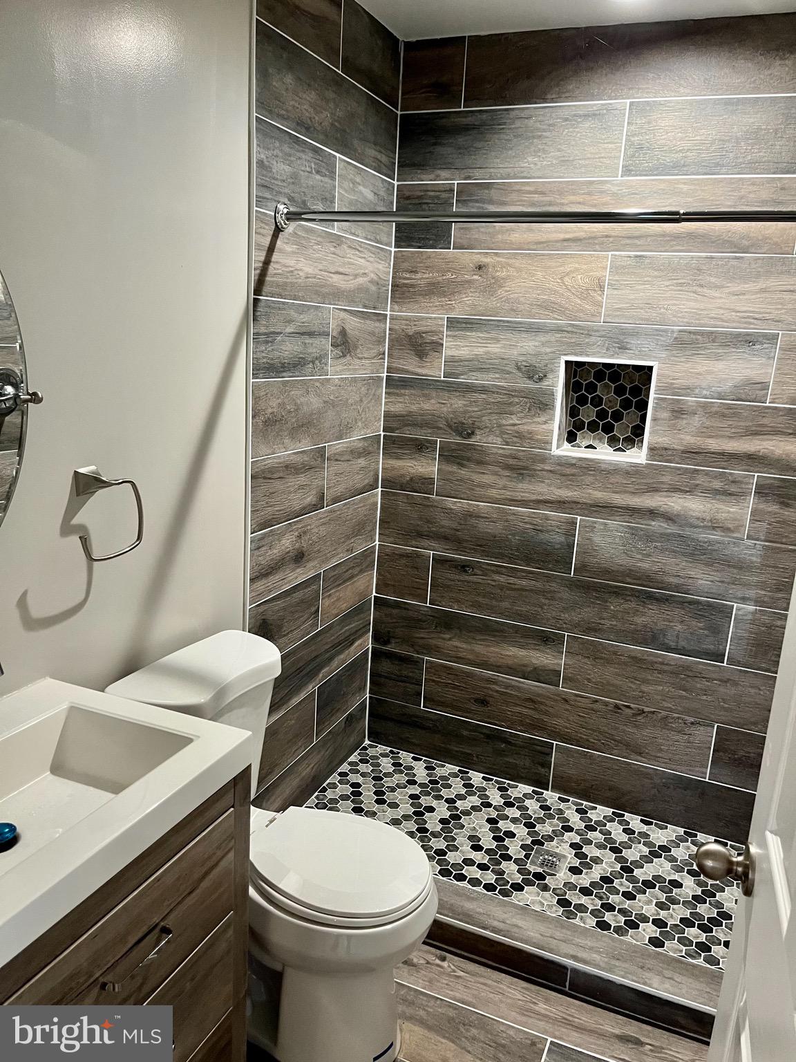 GREEN MEADOWS - Residential Lease