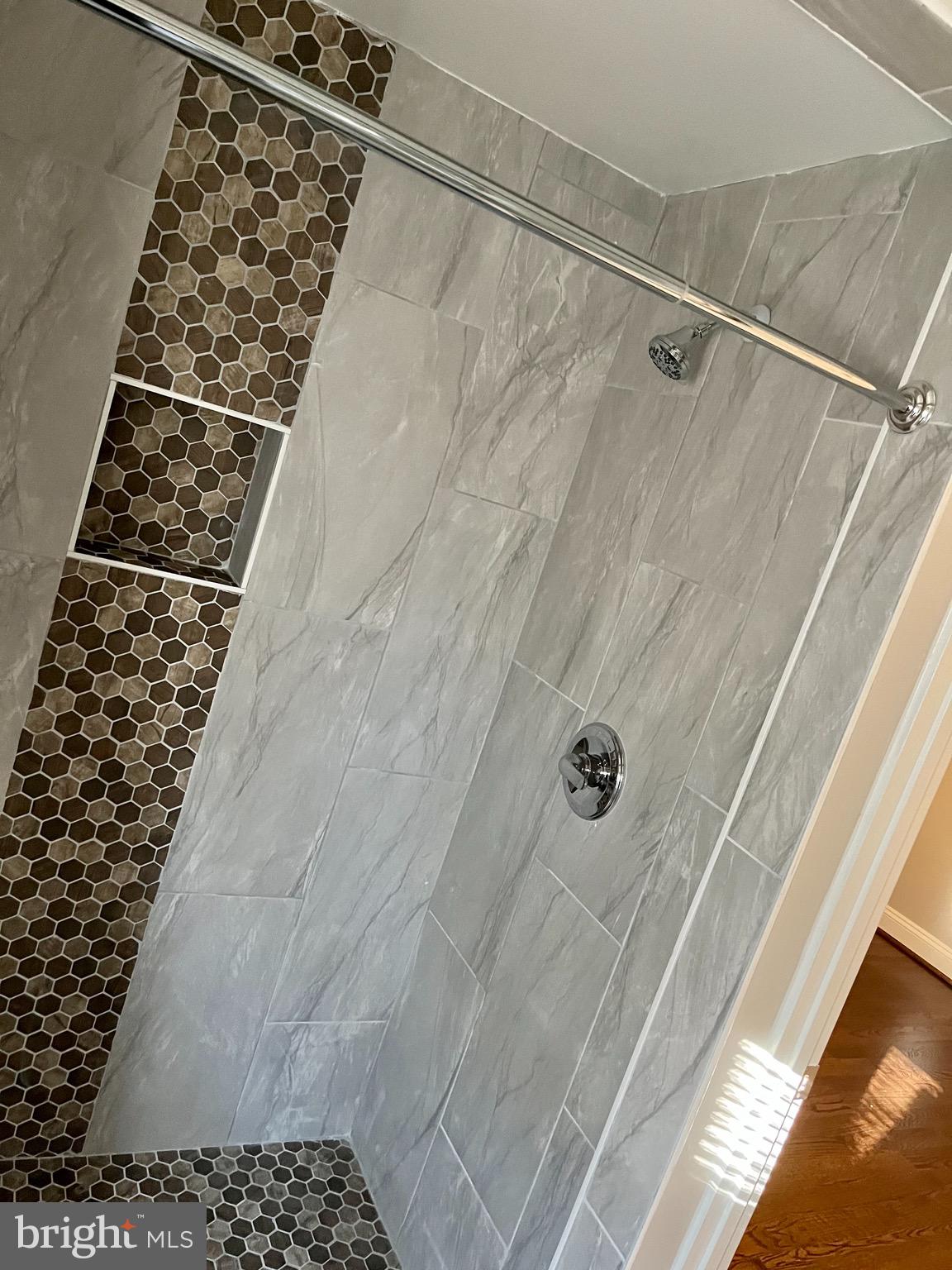 GREEN MEADOWS - Residential Lease