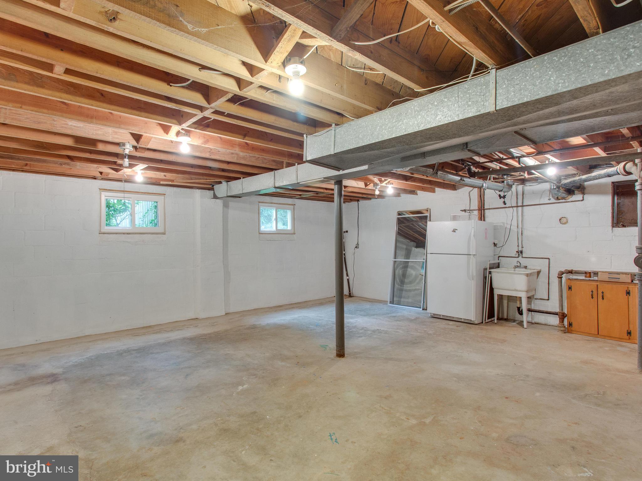 FALLS PARK - Residential Lease