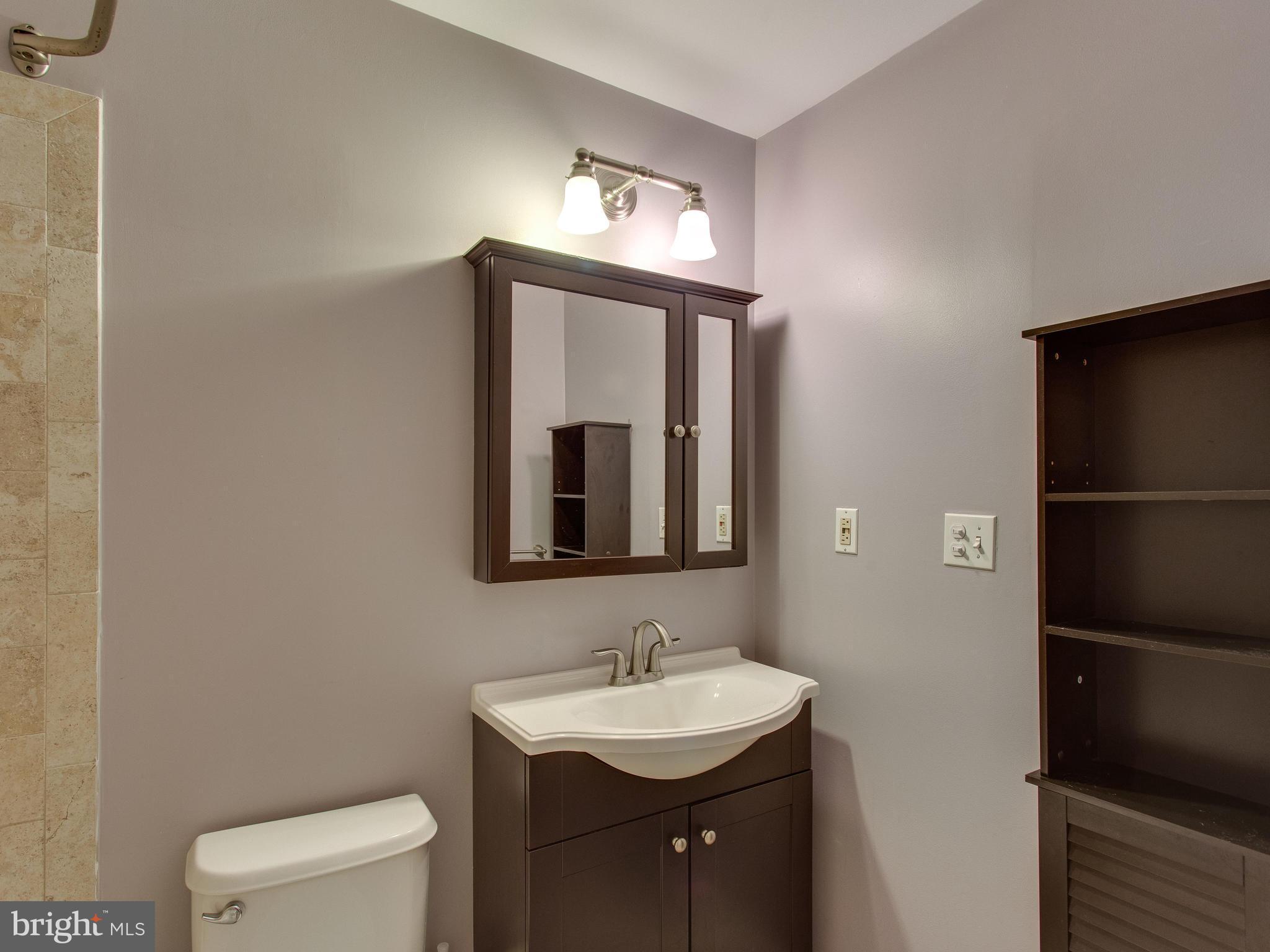 FALLS PARK - Residential Lease