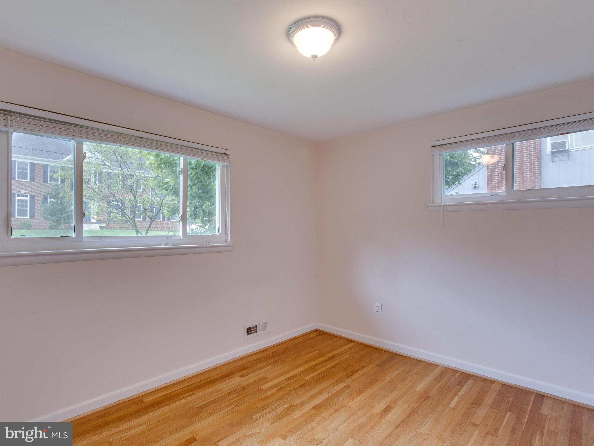 FALLS PARK - Residential Lease