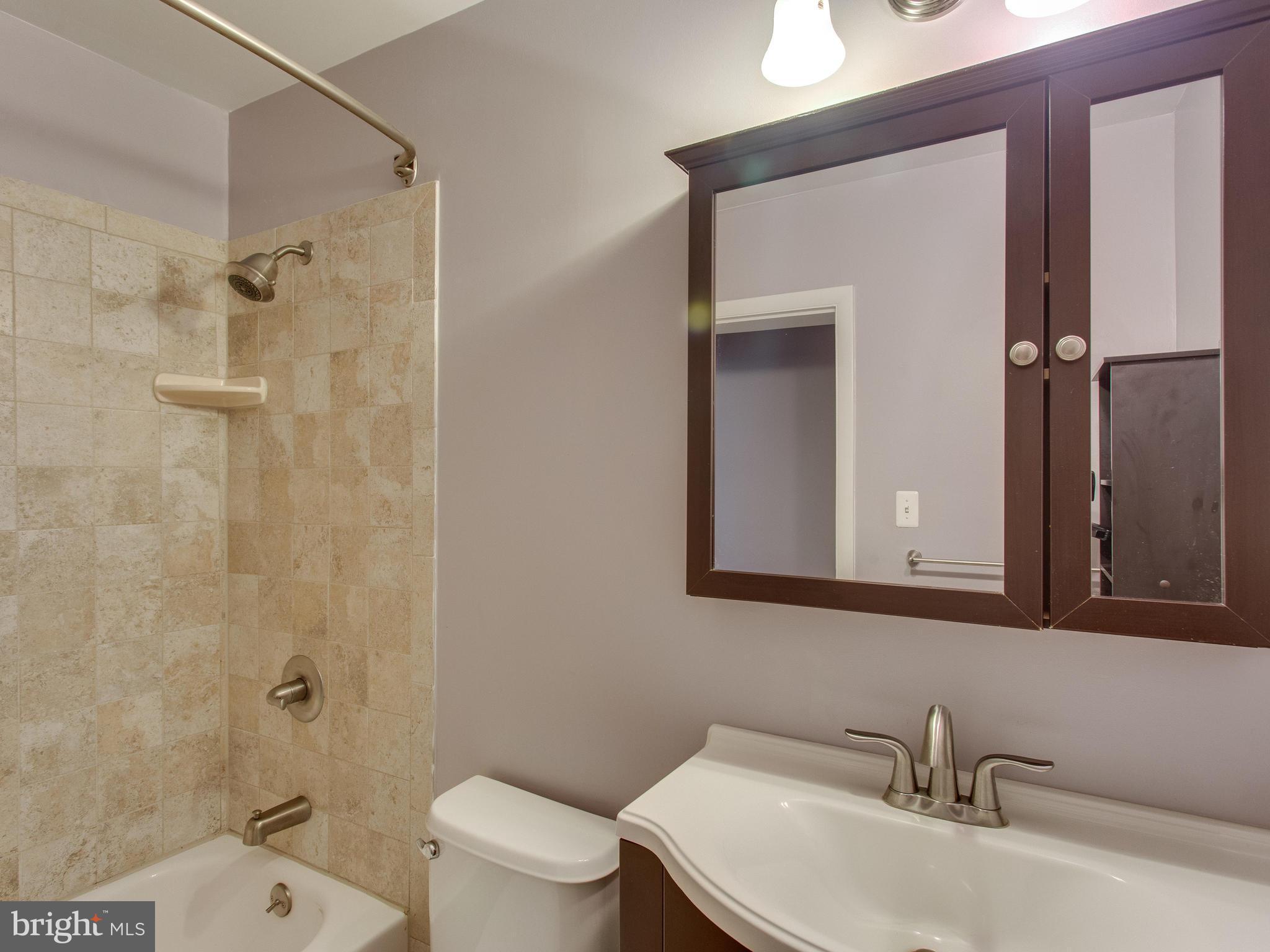 FALLS PARK - Residential Lease