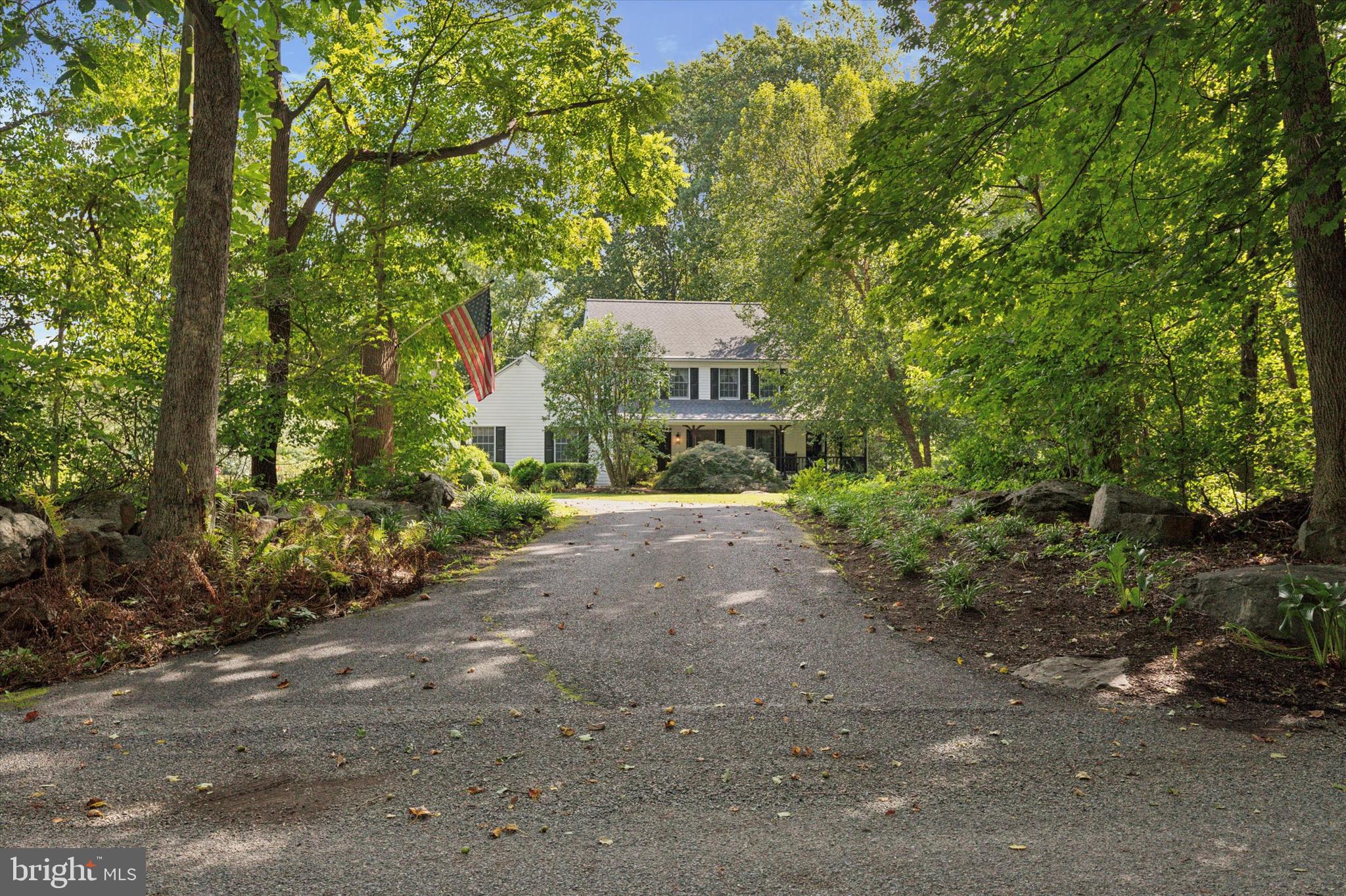 1825 WALNUT LANE
