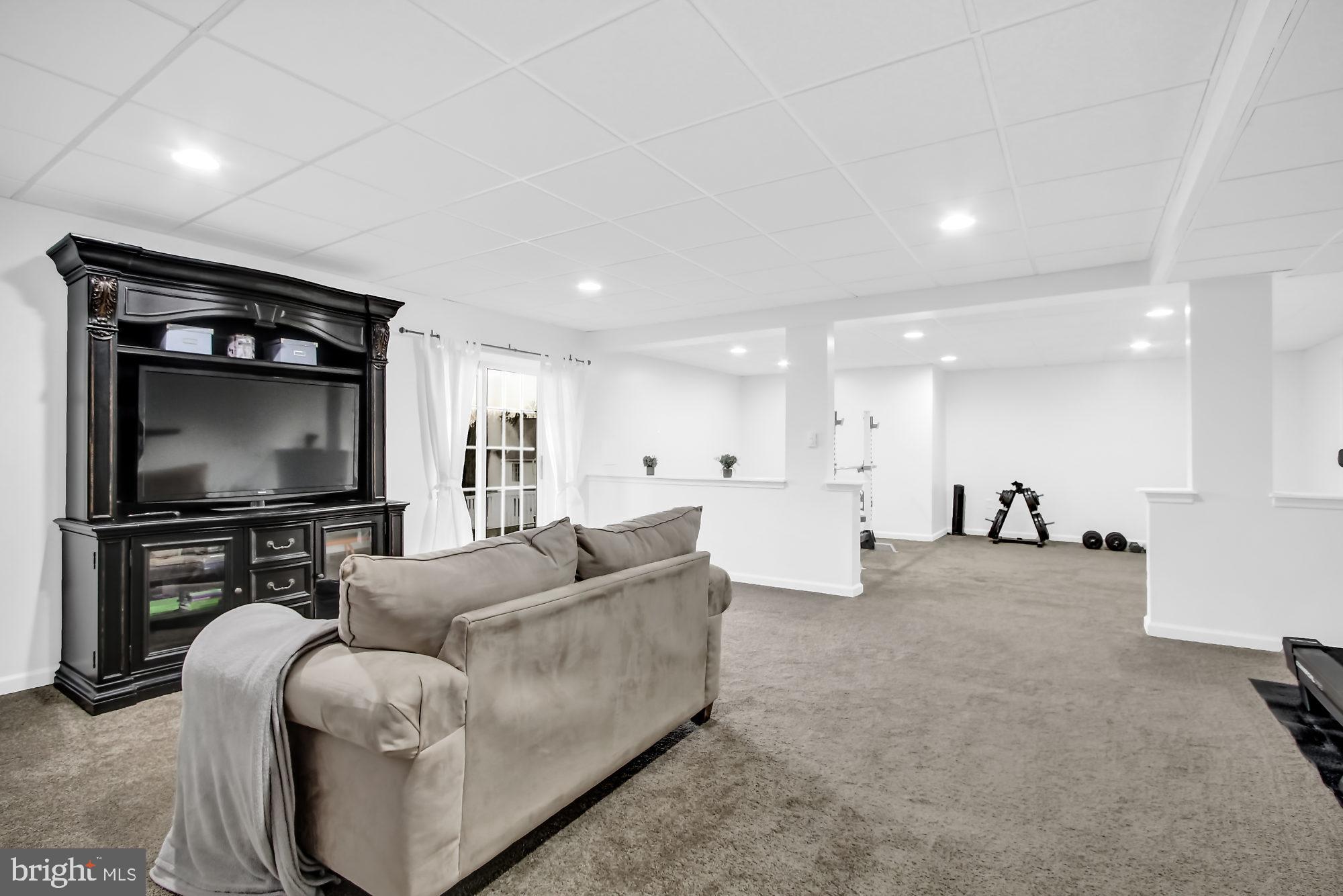 LOGANS RESERVE - Residential