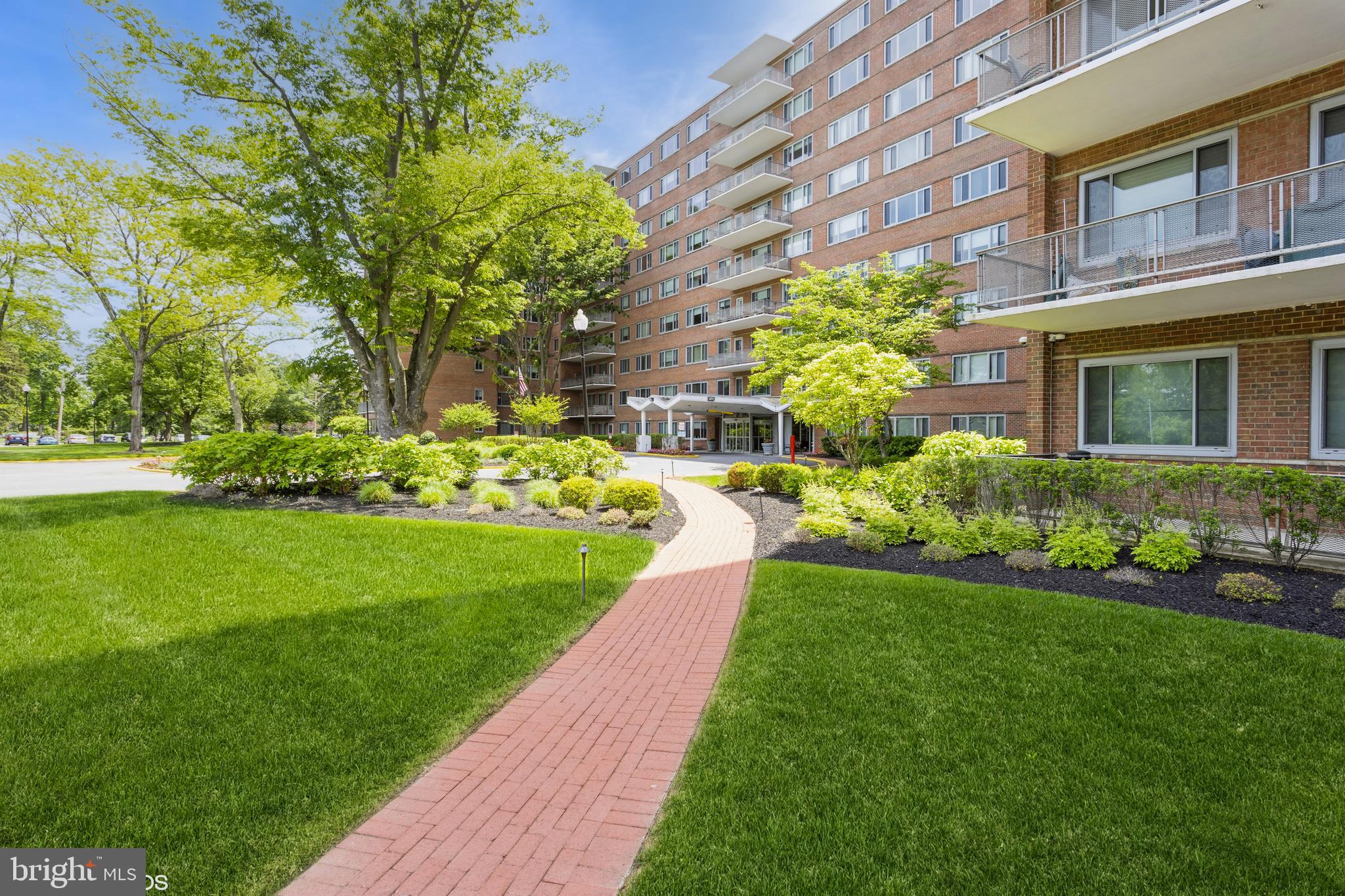 11 SLADE AVENUE 309