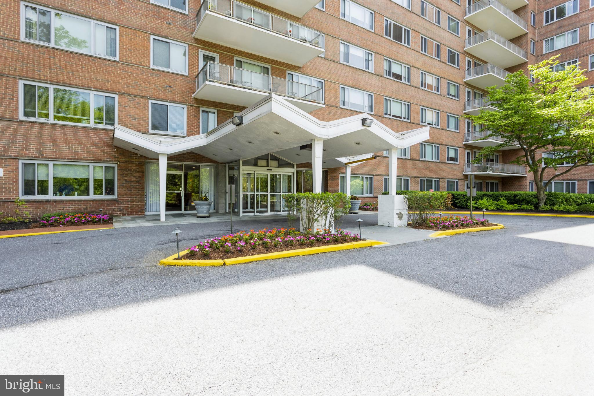 11 SLADE AVENUE 309