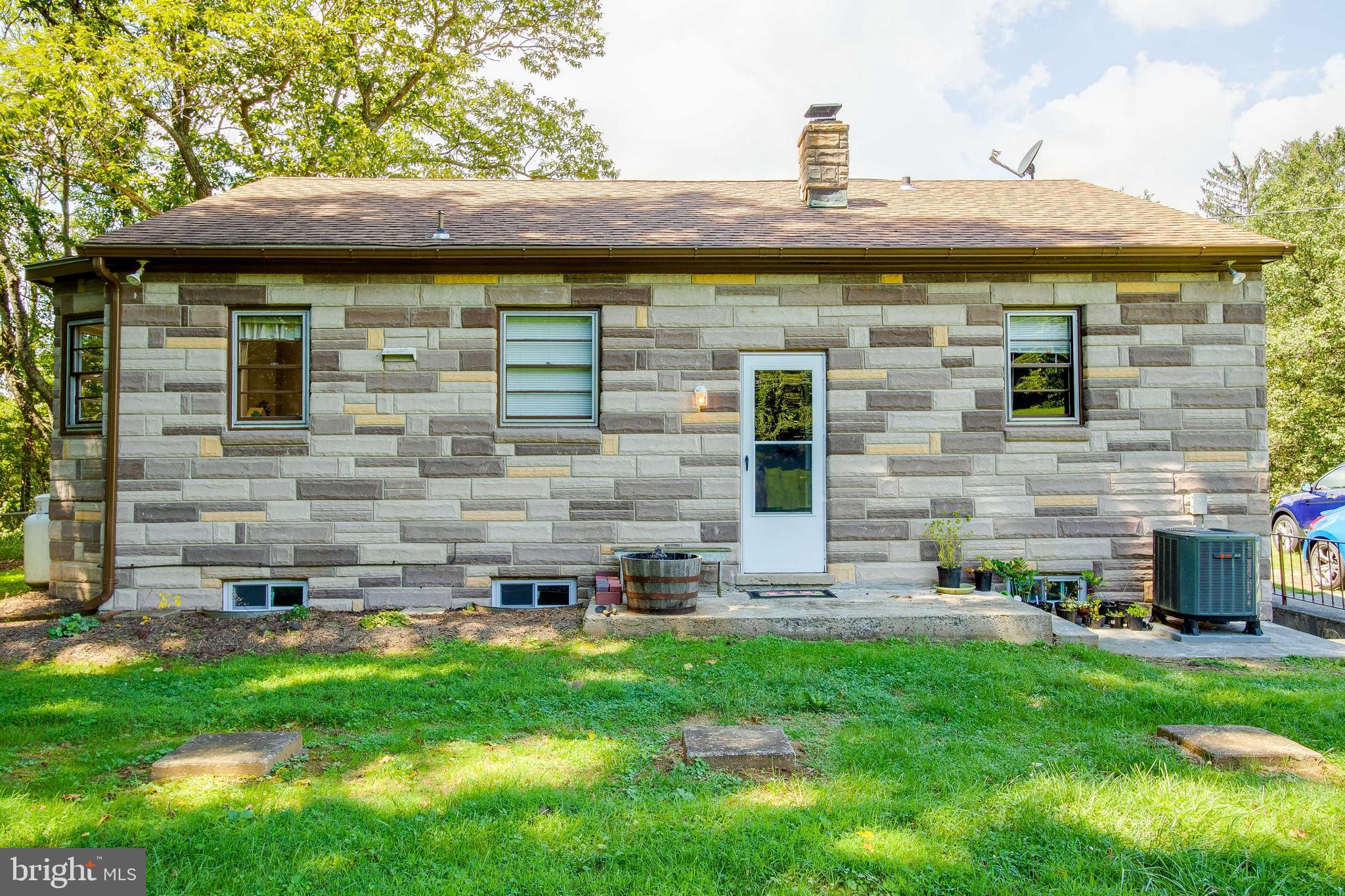 TAYLORSTOWN - Residential