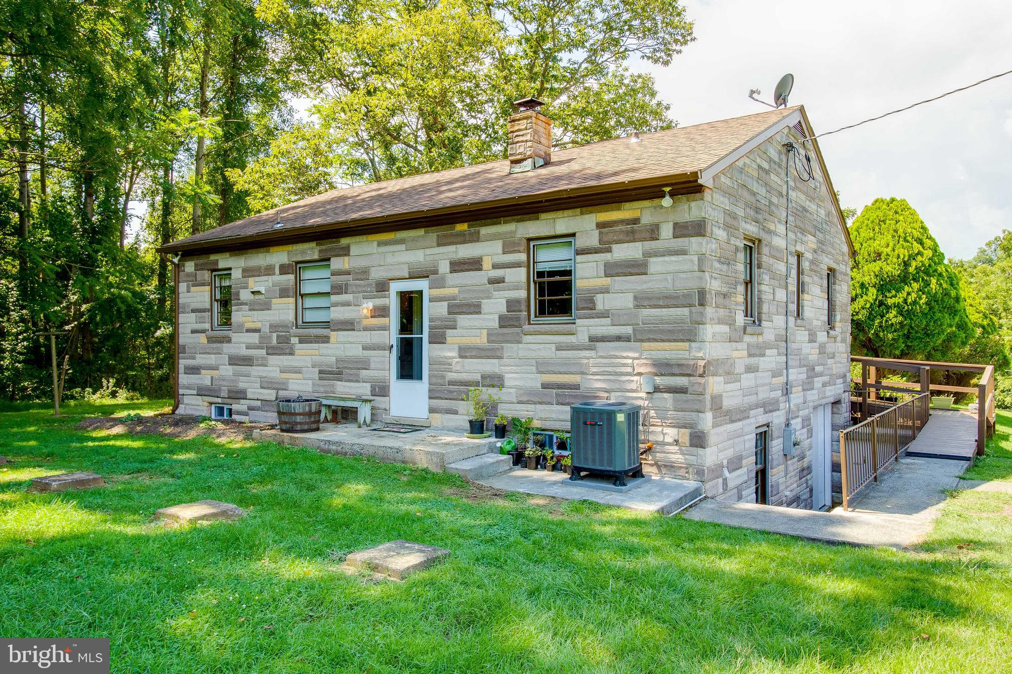 TAYLORSTOWN - Residential