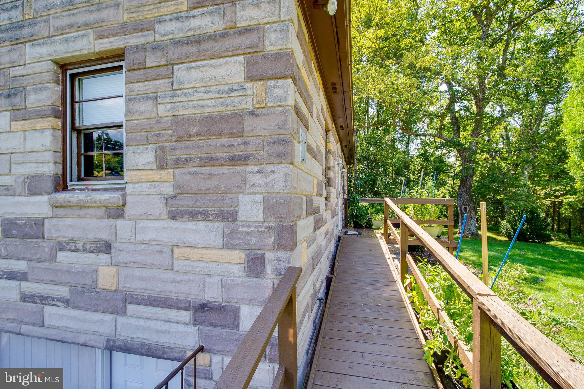 TAYLORSTOWN - Residential