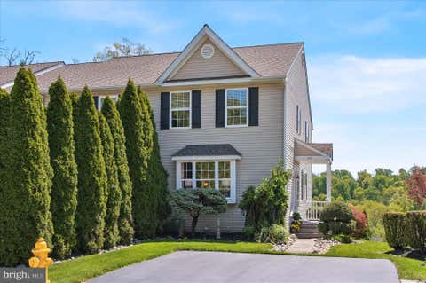 Townhouse For Sale - 26 Linda Lane<br/> ASTON, PA 19014