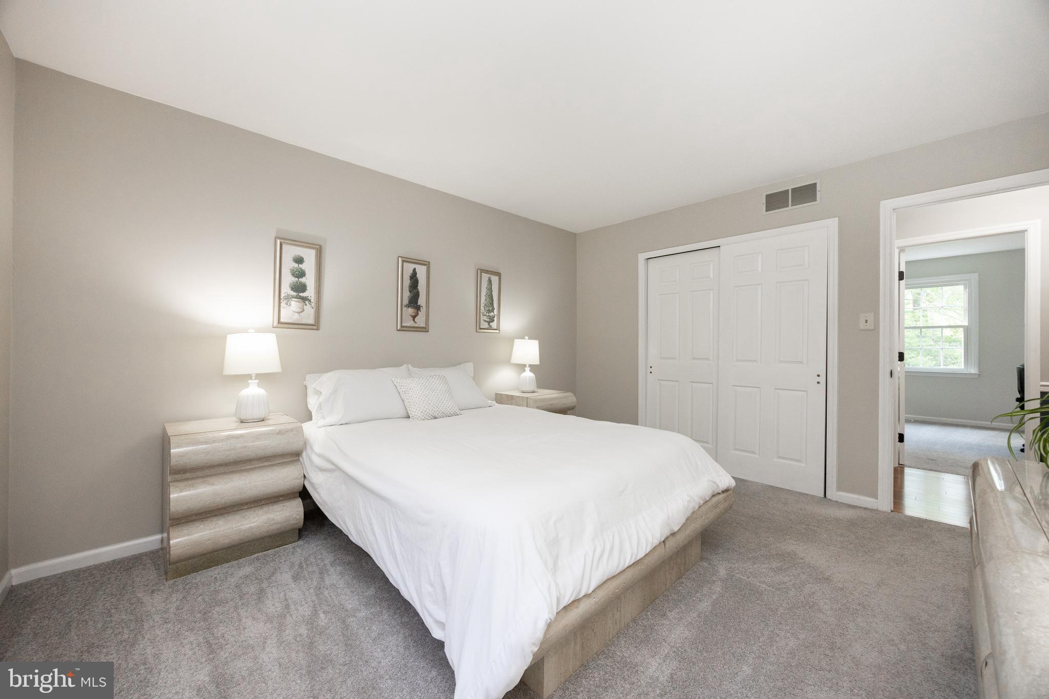 DEERFIELD KNOLL - Residential