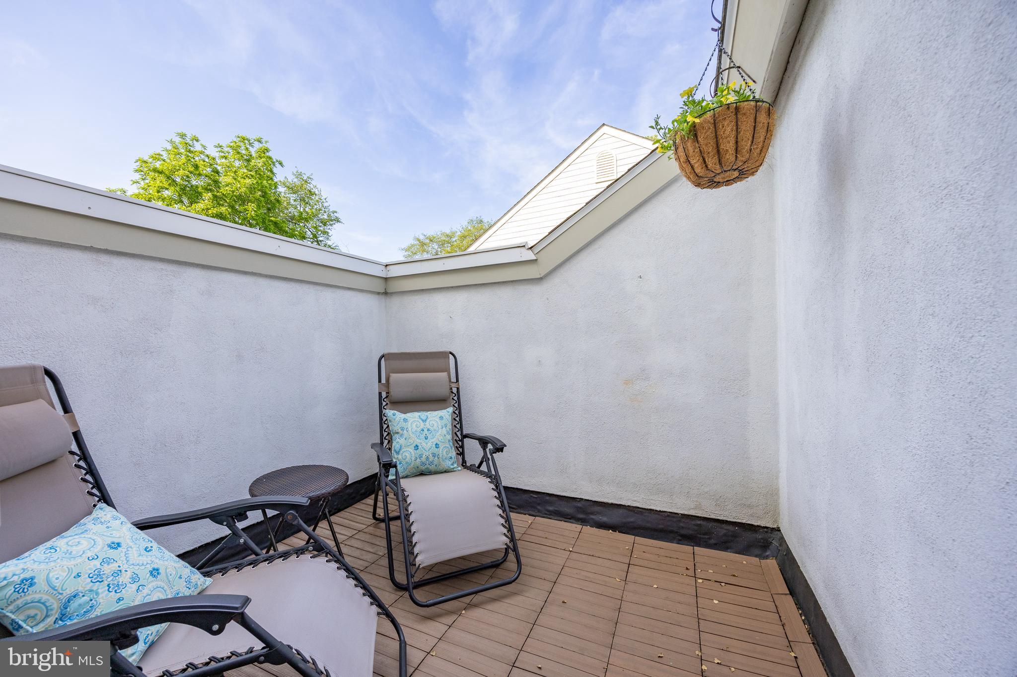 DEERFIELD KNOLL - Residential