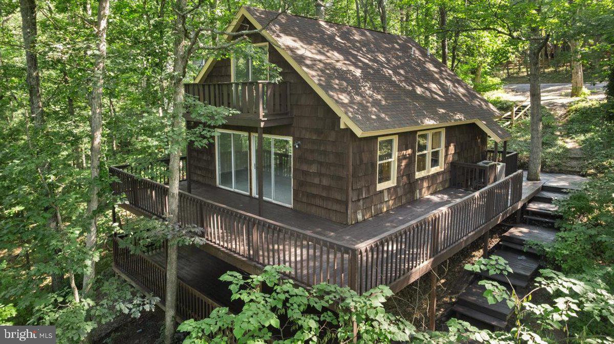 227 LAKEVIEW DRIVE