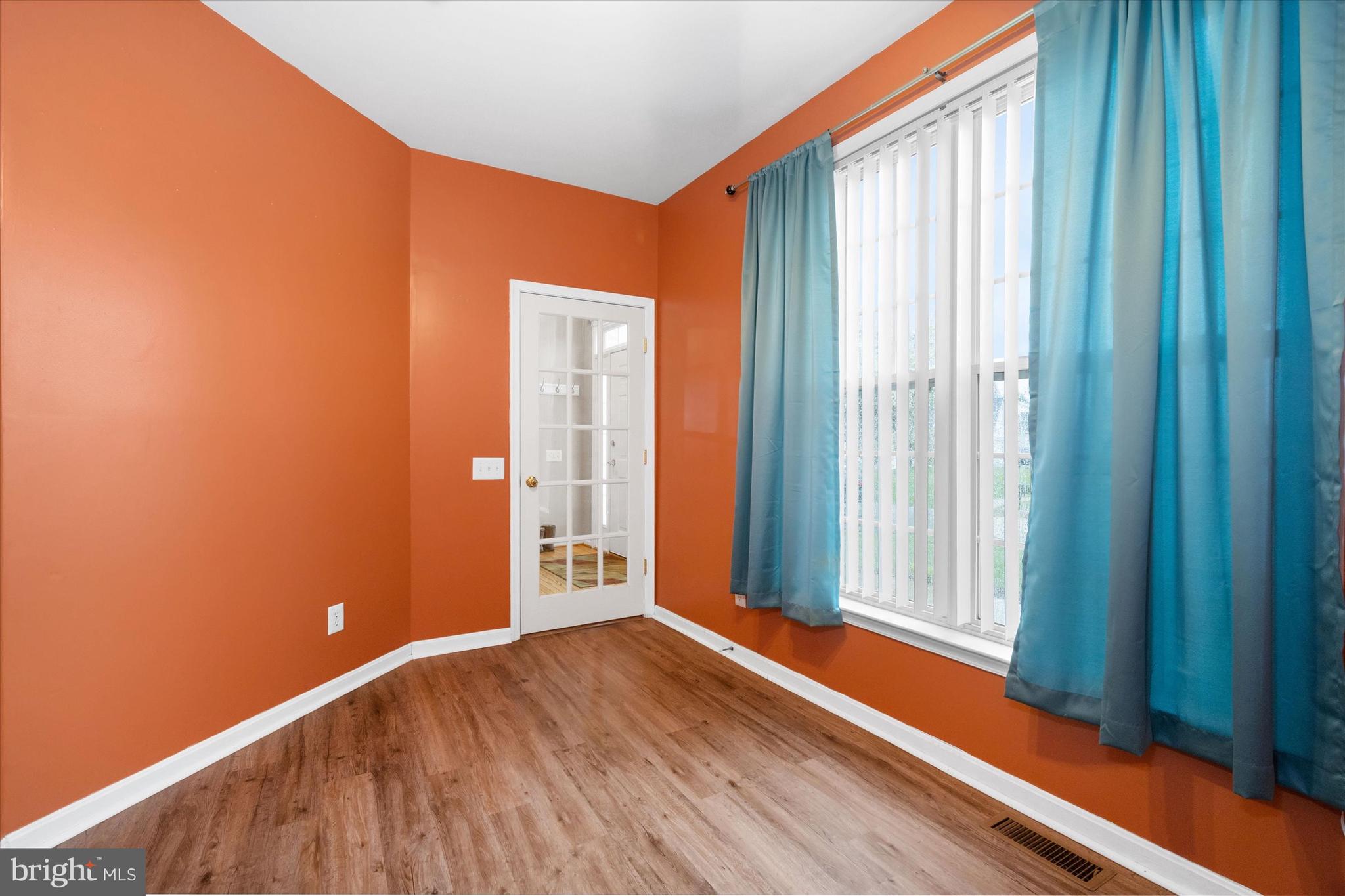 CRICKLEWOOD - Residential