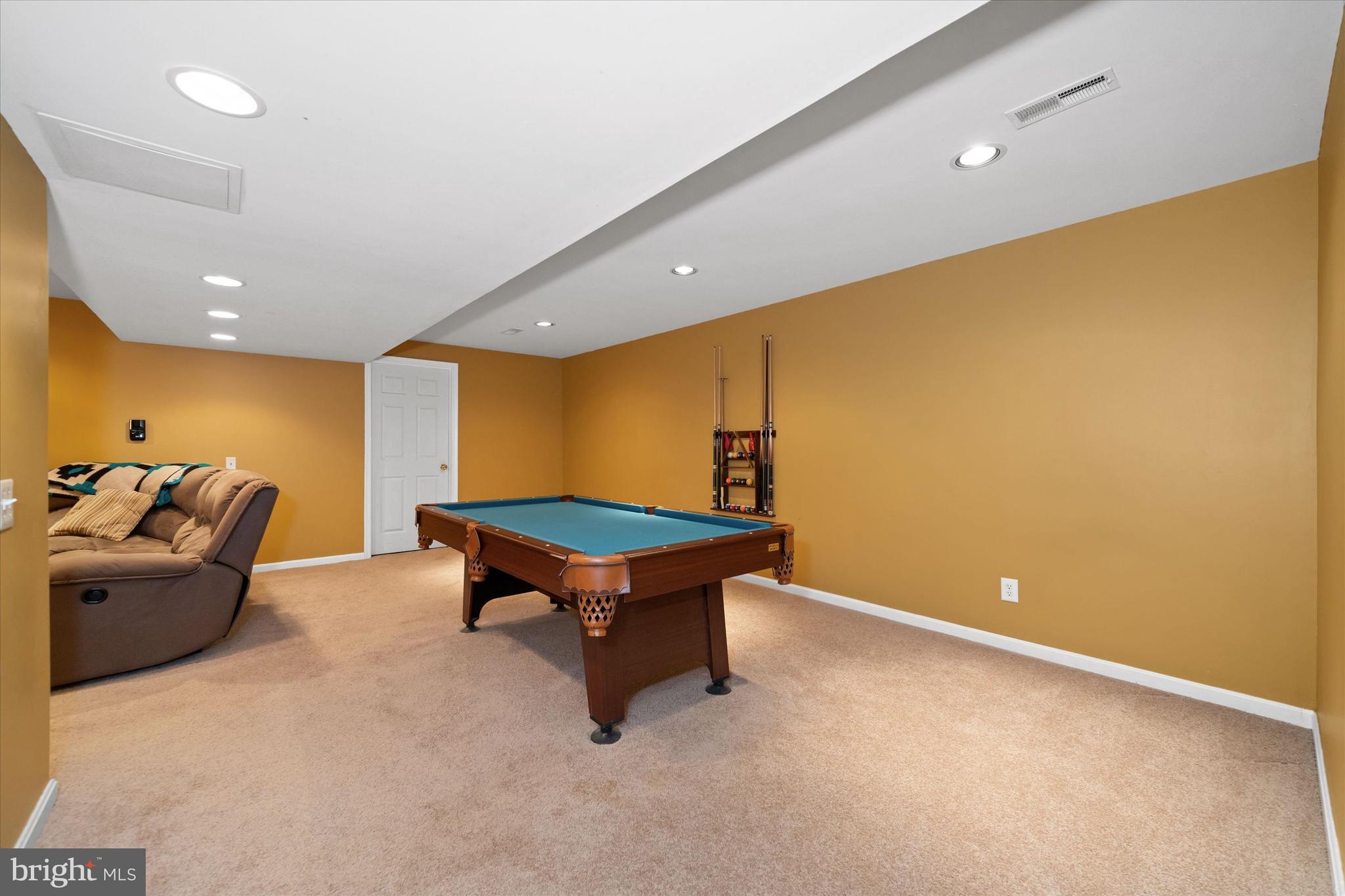 CRICKLEWOOD - Residential