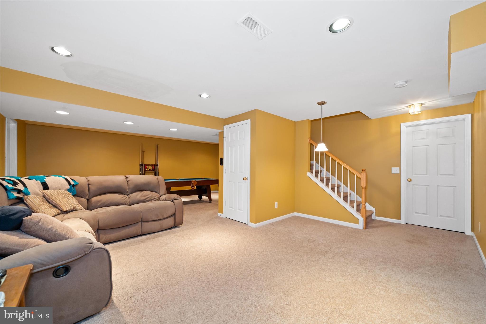 CRICKLEWOOD - Residential