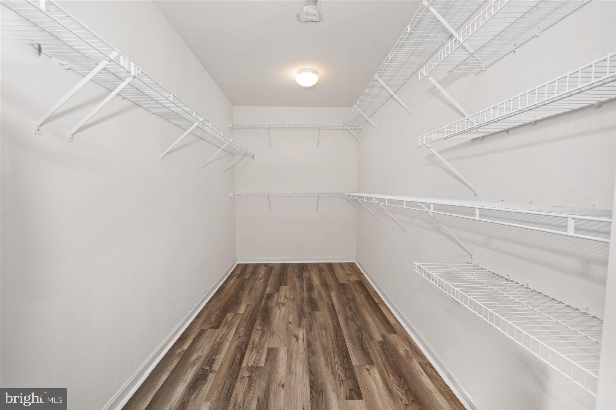 CRICKLEWOOD - Residential