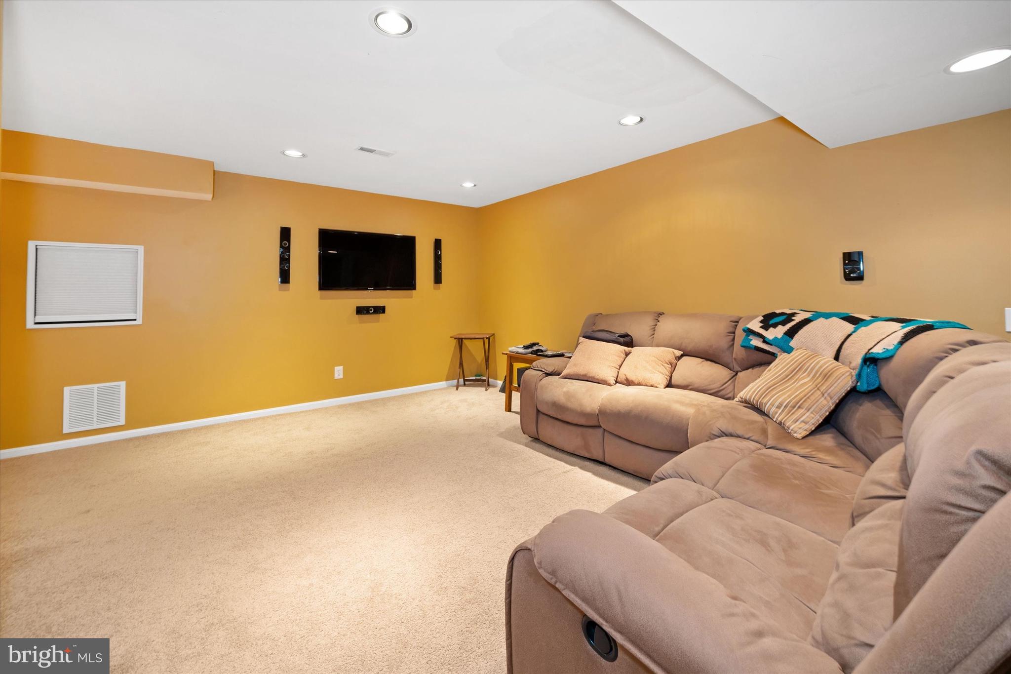 CRICKLEWOOD - Residential