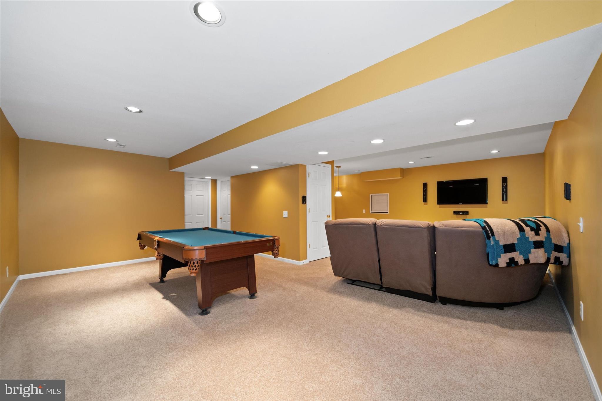 CRICKLEWOOD - Residential