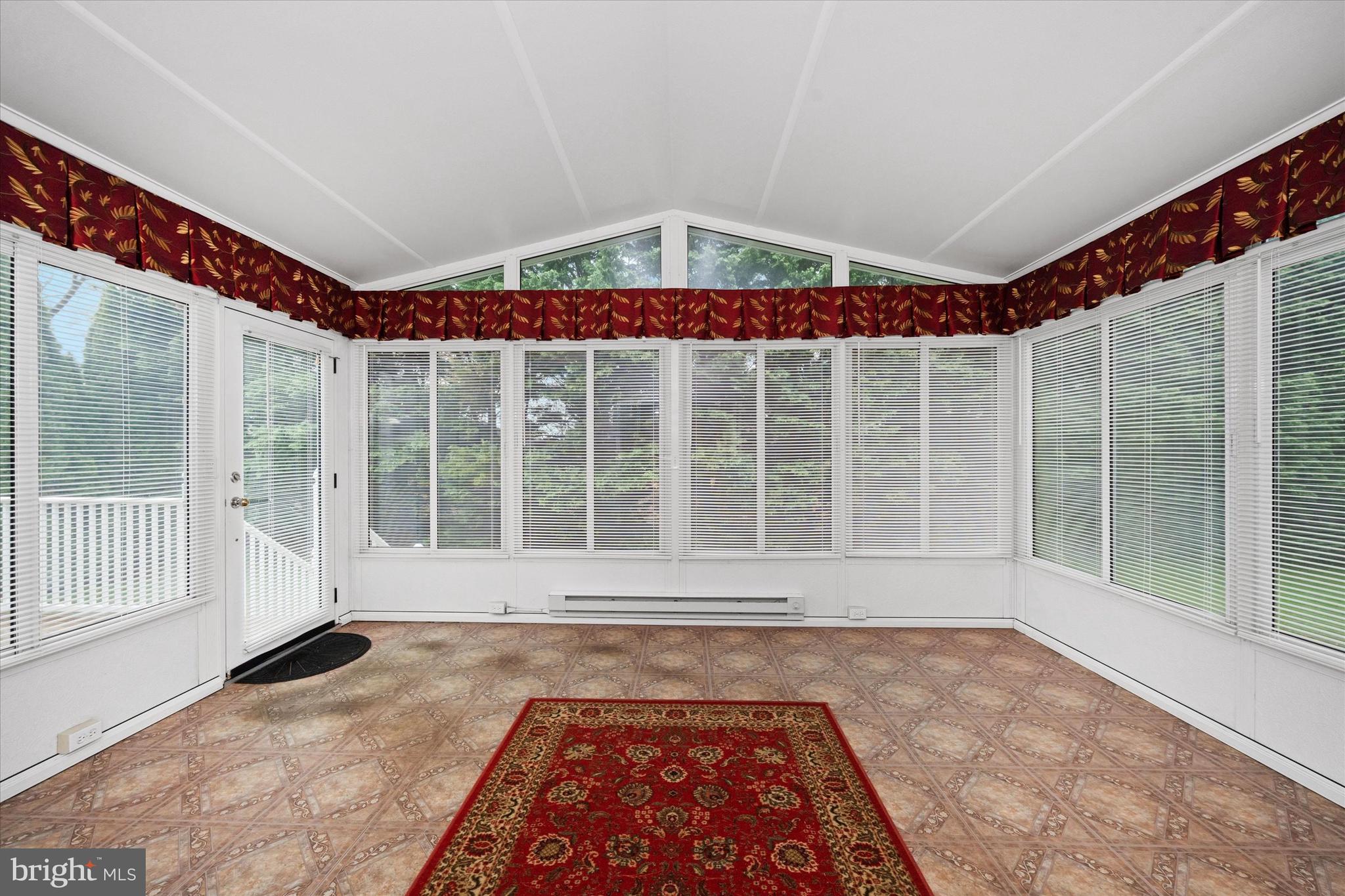 CRICKLEWOOD - Residential