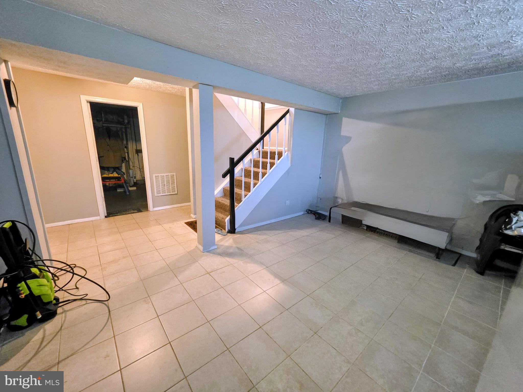 WILLOW HILLS - Residential