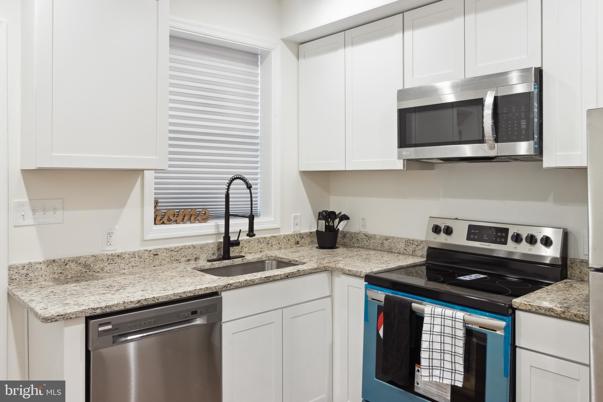 MIDDLE EAST - Residential Lease