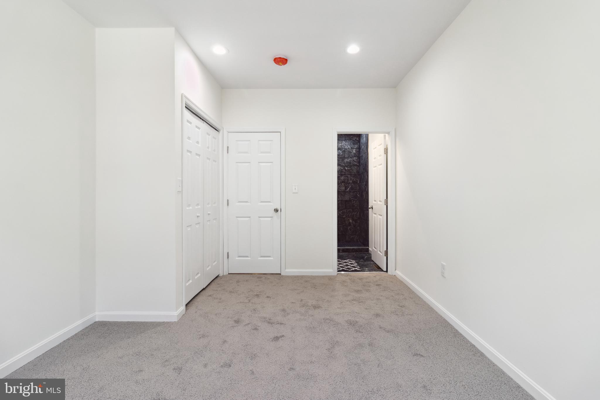 MIDDLE EAST - Residential Lease