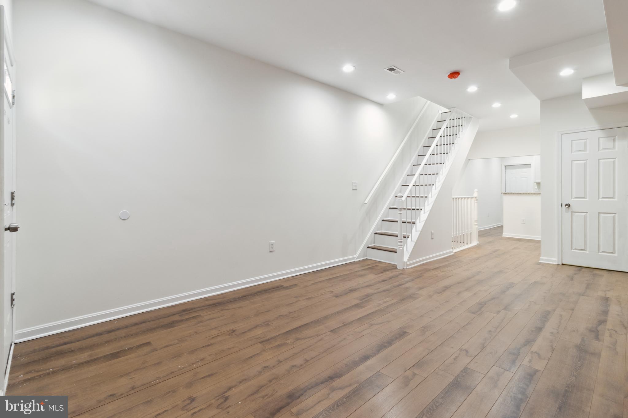 MIDDLE EAST - Residential Lease