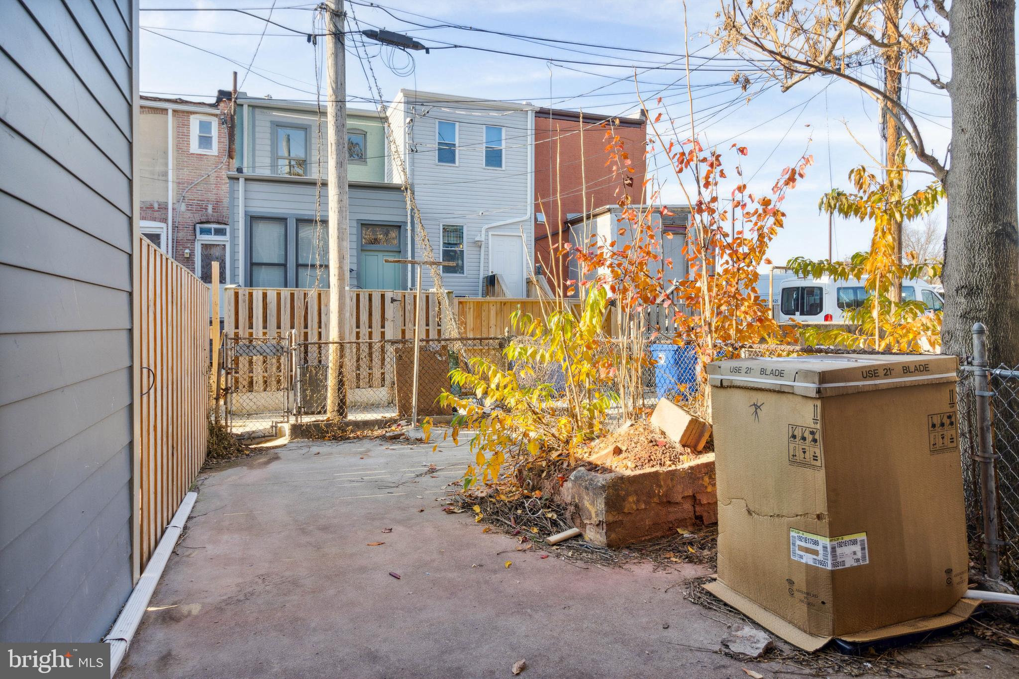 MIDDLE EAST - Residential Lease