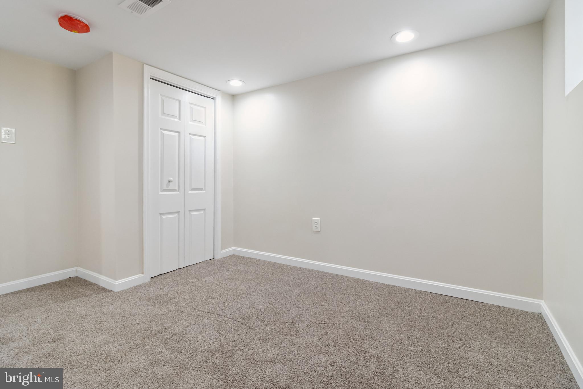 MIDDLE EAST - Residential Lease