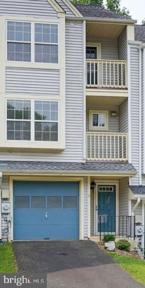 Townhouse For Sale - 11 Ridge Boulevard<br/> WILMINGTON, DE 19808